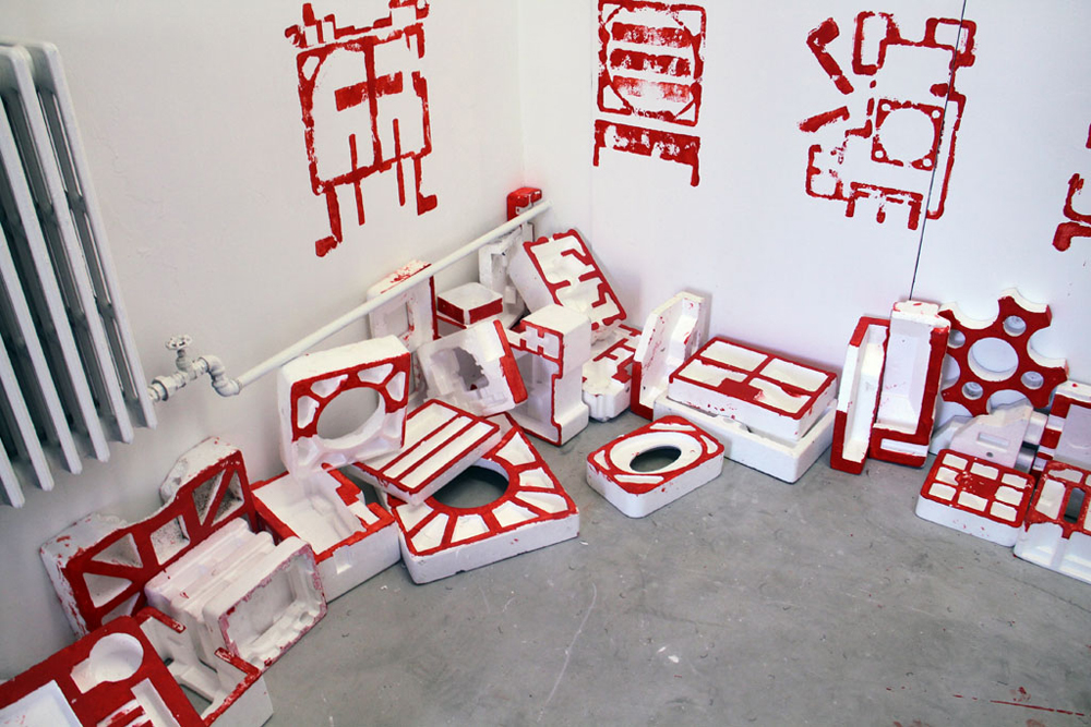 polyestyrene_characters_install_view_03_jaime_ruiz_otis